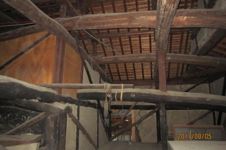 屋根裏のリフォーム：施工前